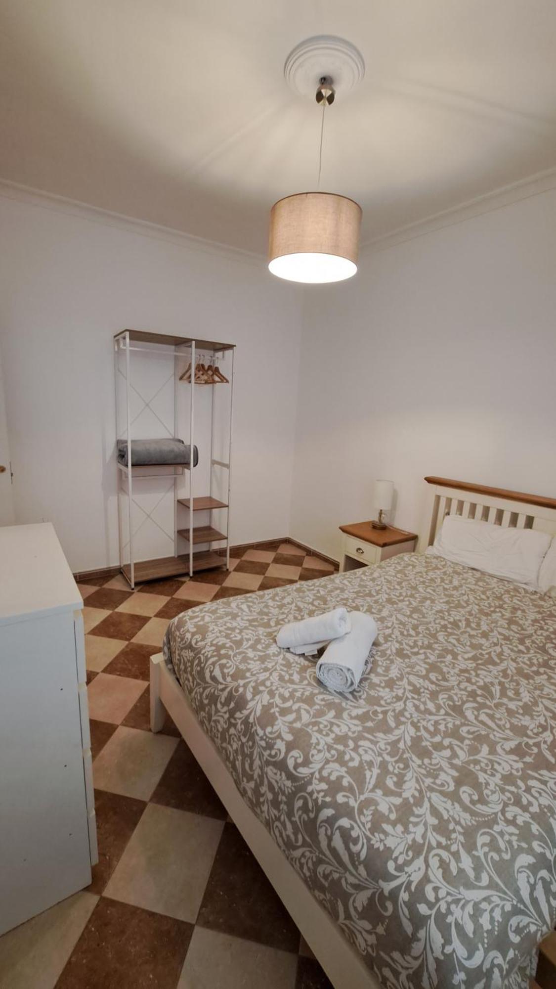 Ms4 Apartamentos Nervion Siviglia Esterno foto