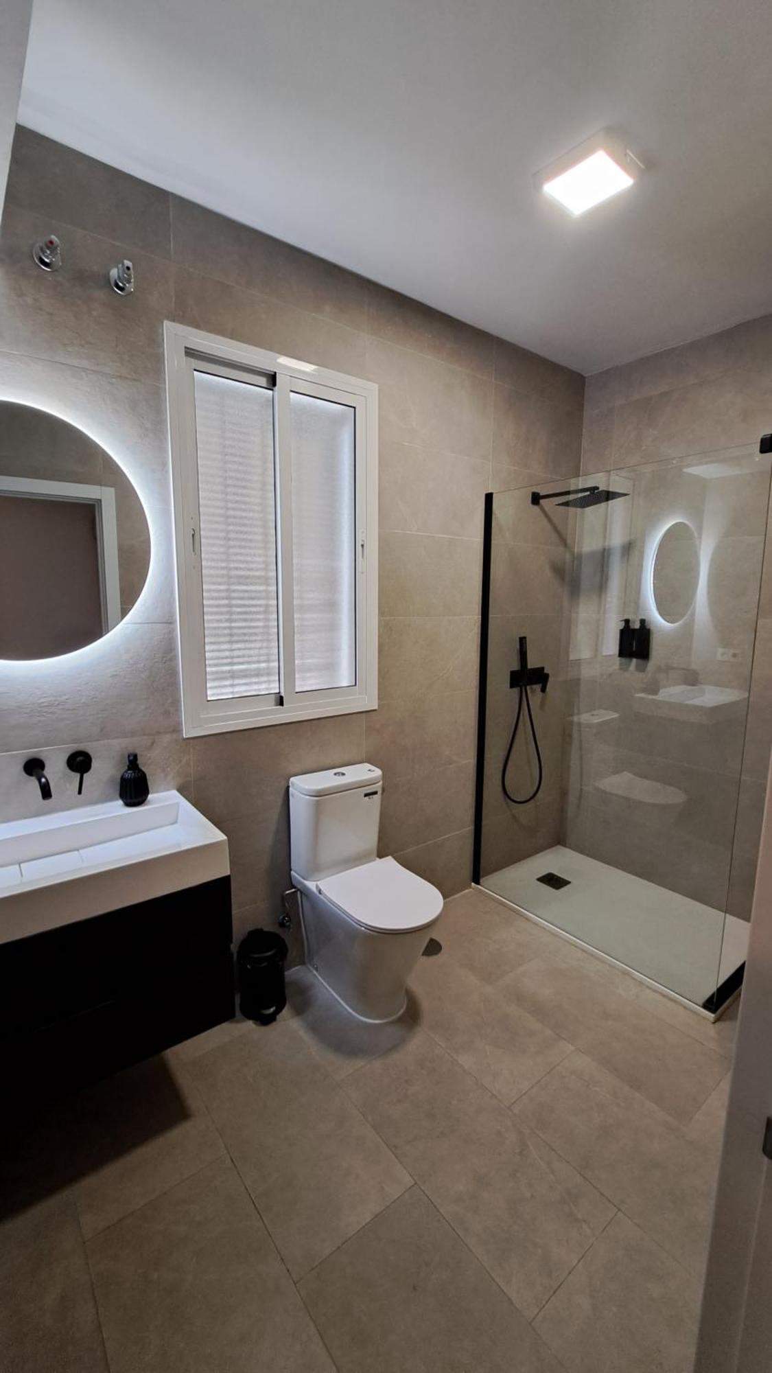 Ms4 Apartamentos Nervion Siviglia Esterno foto